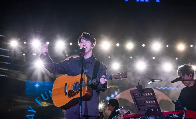 《BLUE MOON WANDERLUST 馮允謙演唱會2026》