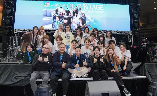 16位學員和主辦單位大合照