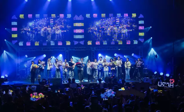 最後一眾16位學員以一曲「凡星」為這個畢業演唱會畫上完美句號。