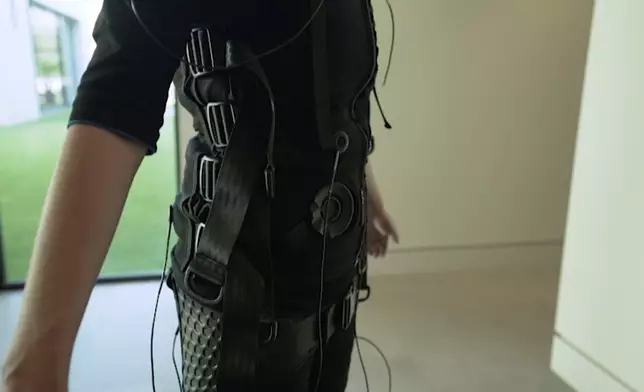 這款健身器稱運動20分鐘，相等於4小時效果。