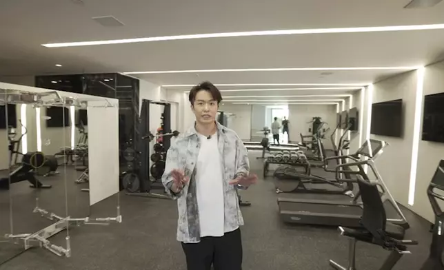 比華利山豪宅泳池、健身房、影院一應俱全。