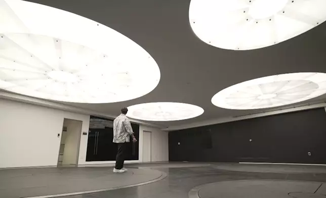 比華利山豪宅泳池、健身房、影院一應俱全。