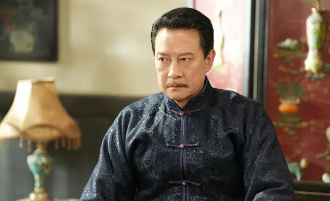 劉錫明劇中以謀財害命上位。