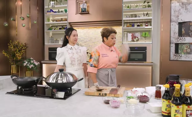 肥媽話自己當年一鎚打落「鹹豬手」度，好勇猛！