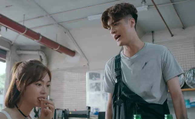 游游嘅「賣萌三式」真係好Sweet。