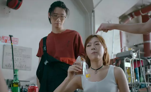 游游嘅「賣萌三式」真係好Sweet。