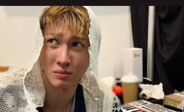 Martin大眼汪汪表情萌殺粉絲。影片截圖