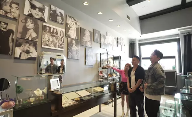 劉晨芝、鄭衍峰今晚訪問香港移民Kyle。