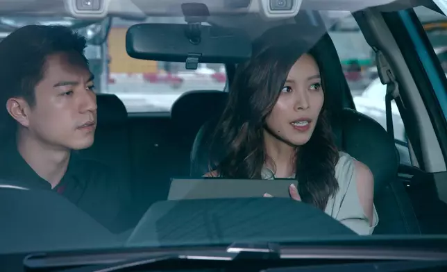 賴慰玲同游游，各有各吸引。