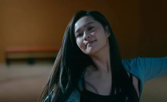 梁超怡跳芭蕾都似模似樣架。