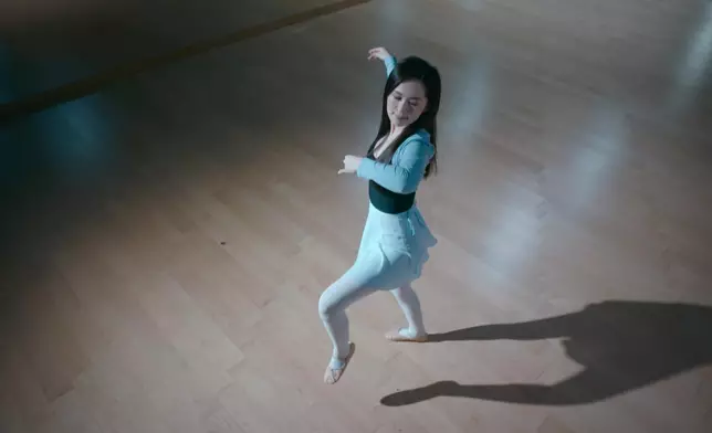 梁超怡跳芭蕾都似模似樣架。