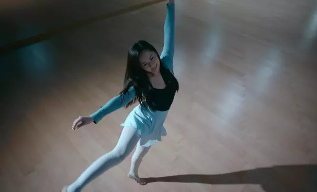 梁超怡跳芭蕾都似模似樣架。