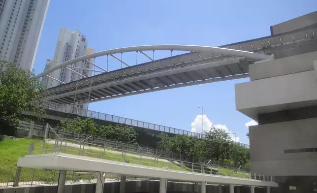 海達邨連接對面至對面屋邨天橋一晚完成（政府新聞處圖片）