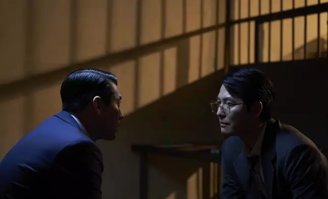 玄彬、鄭雨盛在劇中飾演宿敵 。Disney+提供圖片