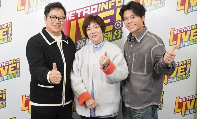 曾路得接受李有毅（左）、李國煒（右）訪問