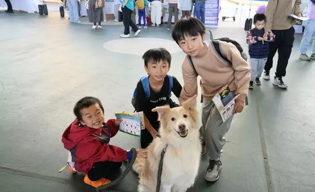 不少參加者攜同寵物到場，共同投入活動。警方圖片