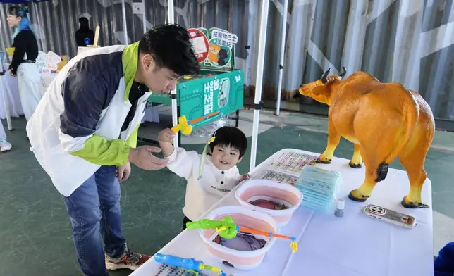 「第五屆東九龍動物嘉年華」 以遊戲方式加深市民對防罪、禁毒及防騙的認識。警方圖片