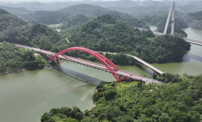 貴州花漁洞大橋。