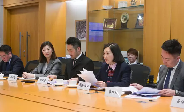 新民黨與財政司司長陳茂波會面，提交對新一份財政預算案的建議書。新民黨FB圖片