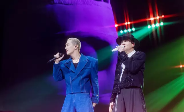 是次嘉賓驚喜十足，邀得好友張智霖及後輩李承鉉助陣，三人同台獻唱，掀起高潮。