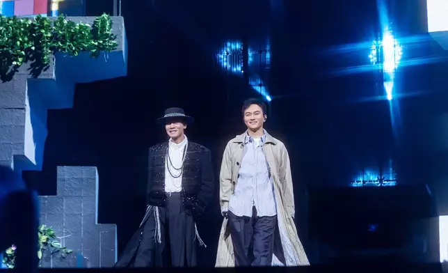 小春大讚李承鉉努力學中文，並稱張智霖為好兄弟。