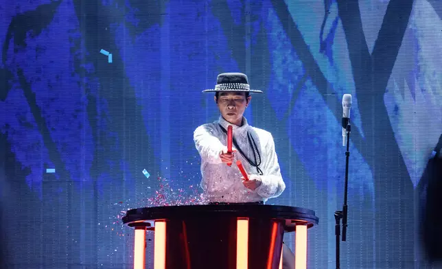 小春預告2026年將推出全面升級的2.0版本演唱會，革新為四面台製作。