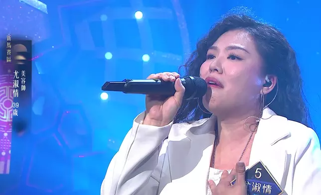 唯一一個「五燈」由尤淑情奪得獻唱Beyond的經典歌曲《情人》。