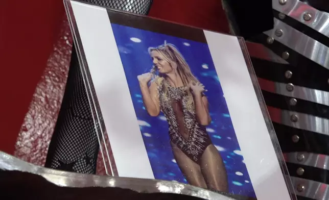 時裝設計師Jacob Meir跟不少巨星合作過。