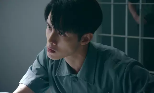 Sammy PUA湘言係做足功夫嘅，有肢體接觸之餘，仲有迷人笑容，證明佢哋埋位拍攝前度足細節。