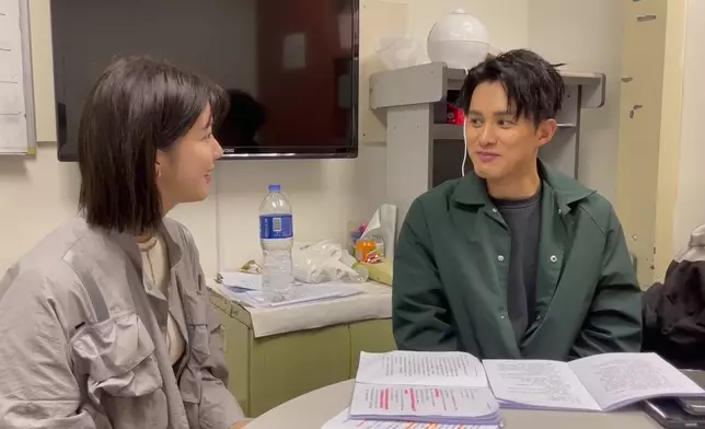 咪睇佢哋正式演出時咁有張力，其實佢哋私下綵排時好歡欣，仲睇得出佢哋感情好好，廣沛對住曉華，明顯係好開心同冇晒符。