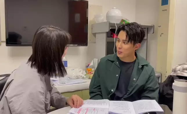 咪睇佢哋正式演出時咁有張力，其實佢哋私下綵排時好歡欣，仲睇得出佢哋感情好好，廣沛對住曉華，明顯係好開心同冇晒符。