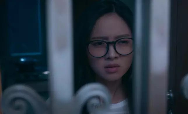 為咗增加詭異感，Yuki畀啲風吹到眼都乾呀！