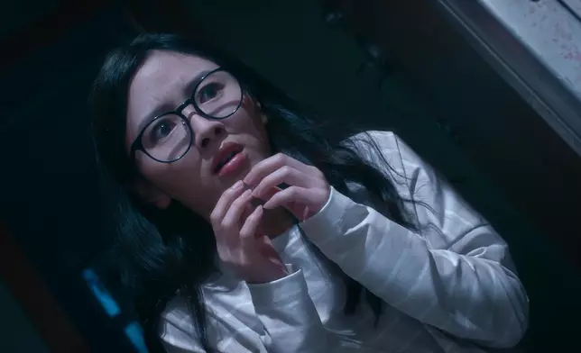 為咗增加詭異感，Yuki畀啲風吹到眼都乾呀！