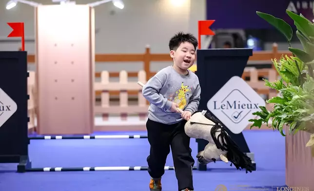 兒童天地舉辦適合多項親子互動活動及首屆「LeMieux 玩具馬比賽」，邀請小朋友一同玩樂、探索與競技。