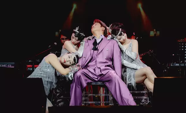 一口氣唱跳十多分鐘的80年代經典金曲