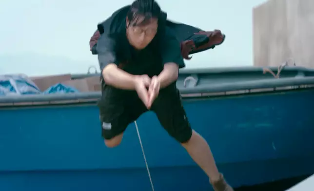 呢場跳水戲意外成為焦點，其實現場拍攝時，Felix真係幾辛苦架。