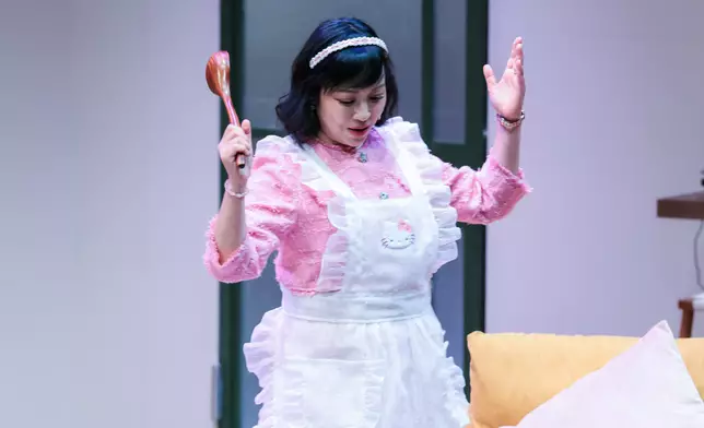 蝦頭則化身精緻「姿整」的Florence，一場情挑Oppa戲份反差極大。