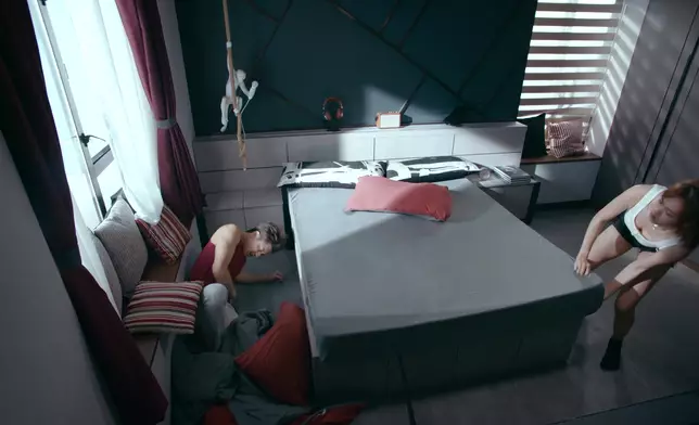 「豪游CP」成功入屋爆笑床照再掀熱話！