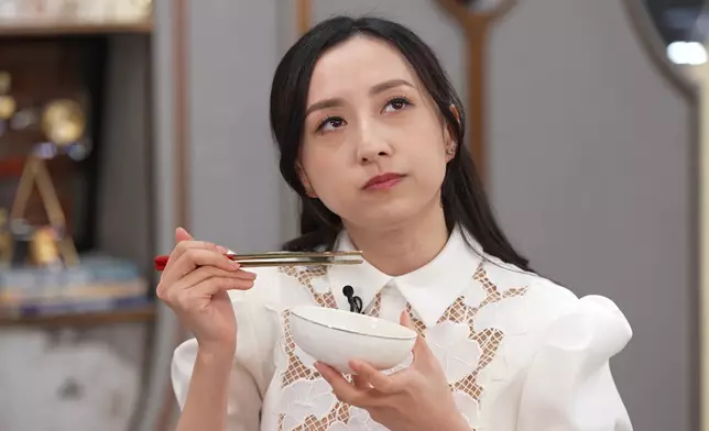 嘉欣食播樣好Cute！