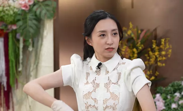 煮個餸都要話擸起衫袖。