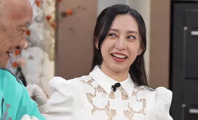 你估個個都可以篤鼎爺手臂架。