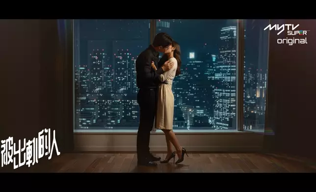 Nicole 率先與男同事 Kelvin 發展婚外情。