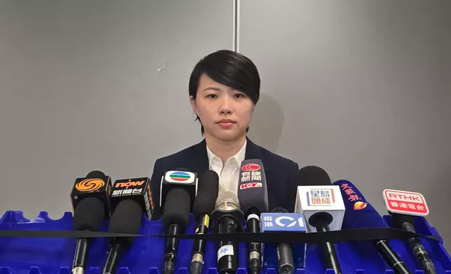 警方屯門警區刑事調查隊督察張心怡向傳媒簡報案情。