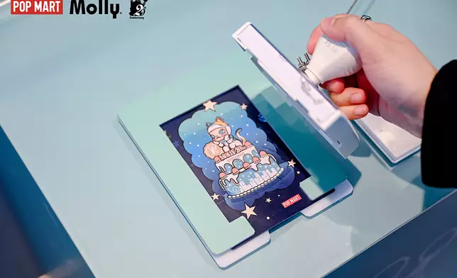 參與山頂凌霄閣「MOLLY星願打卡活動」， 為MOLLY送上獨一無二的生日賀卡