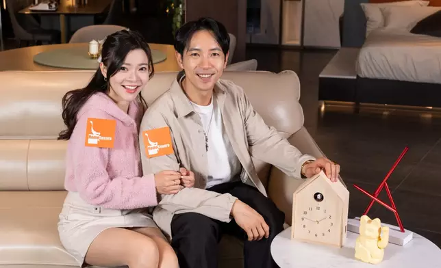 時鐘，搖擺棍等可郁動的物品宜放中宮，利桃花，催財