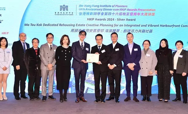 房協憑馬頭角專用安置屋邨項目在「香港規劃師學會周年大獎2024」中獲得該年度最高榮譽的銀獎。