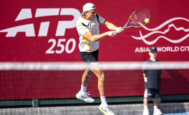 衛冕的亞歷山大慕拿(Alexandre Muller)同樣止步八強。