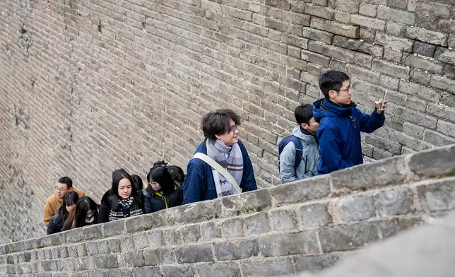 師生登上西安古城牆，瞭解古人的規劃與建築智慧。教大圖片