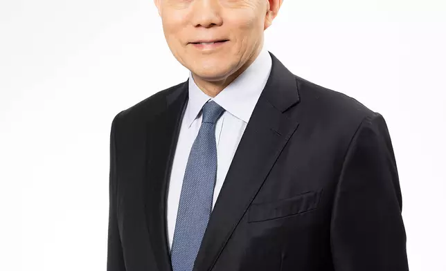 霍震寰博士，SBS，JP。