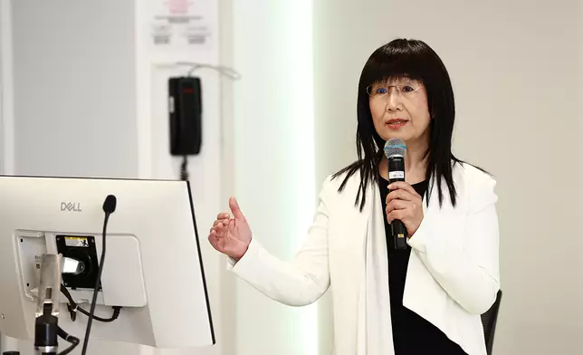 EmoCare項目負責人、教大數學與資訊科技學系教授宋燕捷教授介紹研發詳情。